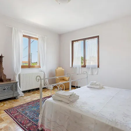 Casa La Rondine In Versilia