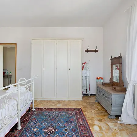 Holiday home Casa La Rondine In Versilia *