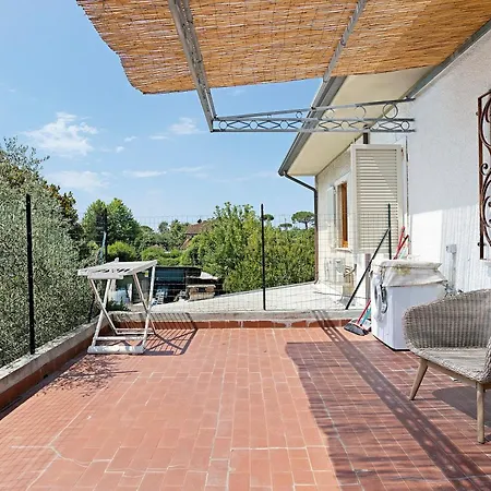 Casa La Rondine In Versilia Holiday home *